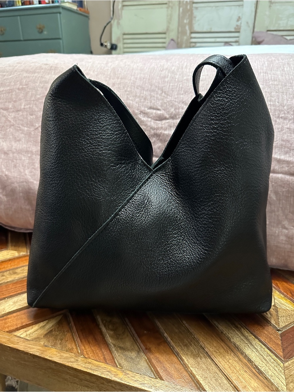 Portland Leather Naomi oversized Black Tote - Picture 2 of 6